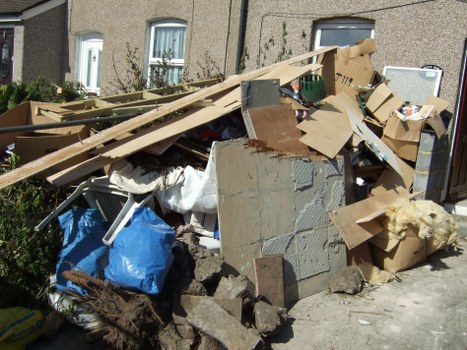 Choosing the right garden waste removal provider in Newham